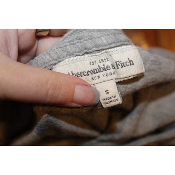 Abercrombie & Fitch Heather Gray Cotton Short Sleeve Tee T Shirt Top Size Small - Picture 3 of 5
